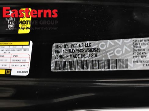 Used 2025 Jeep Wrangler Unlimited Sahara AWD/4WD image 35