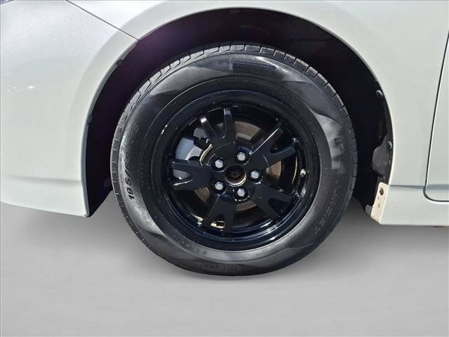 Used 2015 Toyota Prius Four FWD image 22