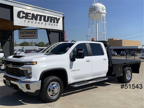 Used 2024 Chevrolet Silverado 3500 LT w/ Convenience Package image 1