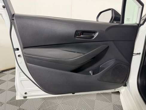 Used 2022 Toyota Corolla LE image 20