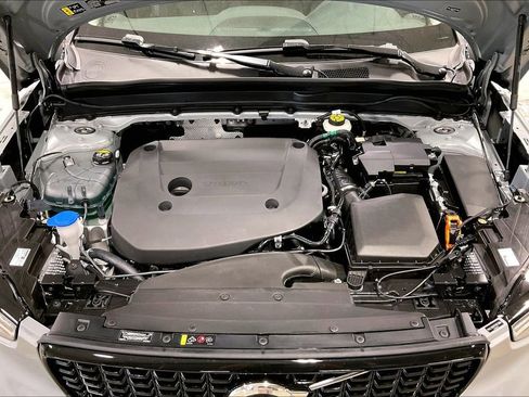 New 2026 Volvo XC40 B5 Plus w/ Climate Package AWD/4WD image 12