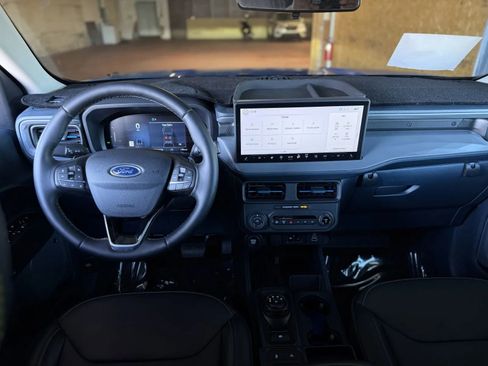 Used 2025 Ford Maverick Lobo AWD/4WD image 22