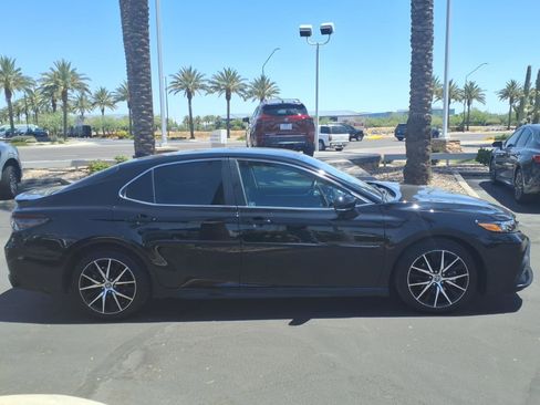 Used 2023 Toyota Camry SE w/ Convenience Package FWD image 3