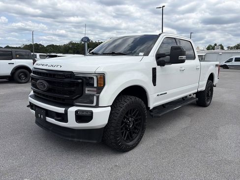 Certified 2022 Ford F250 Lariat w/ Black Appearance Package AWD/4WD image 2