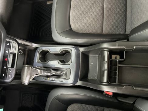 Used 2017 Chevrolet Colorado Z71 image 16