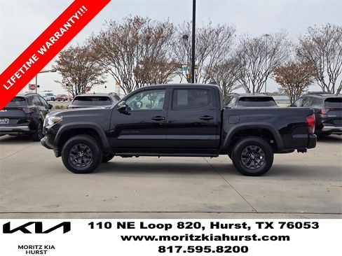 Used 2021 Toyota Tacoma SR5 w/ Trail Edition image 12