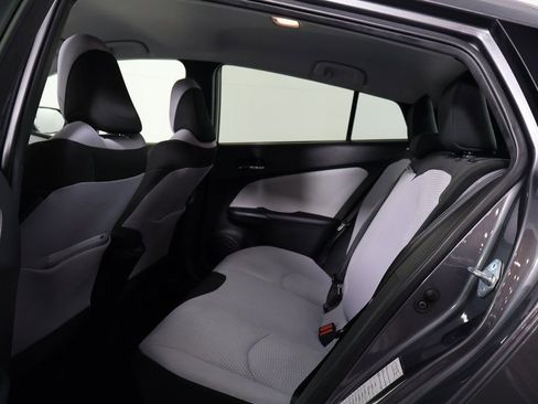 Used 2022 Toyota Prius LE image 11