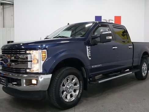 Used 2019 Ford F350 Lariat w/ Chrome Package image 8