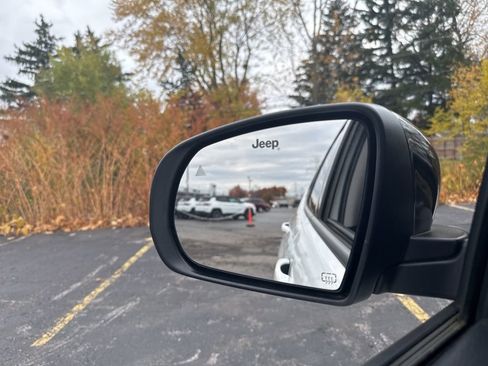 Certified 2022 Jeep Compass Limited image 21