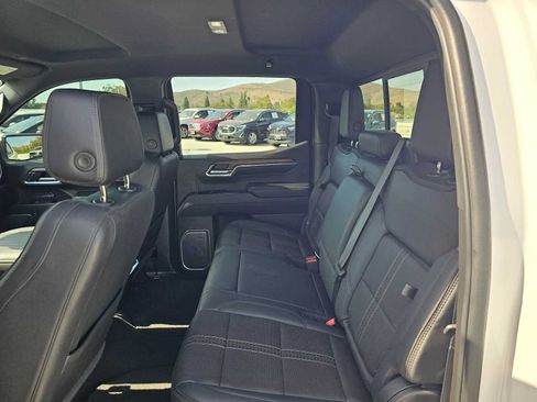 Used 2023 Chevrolet Silverado 1500 High Country w/ Technology Package AWD/4WD image 16