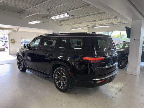 Used 2024 Jeep Wagoneer Series III AWD/4WD image 2