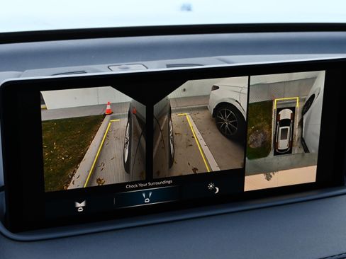 Used 2024 Acura MDX SH-AWD w/ Advance Package image 34