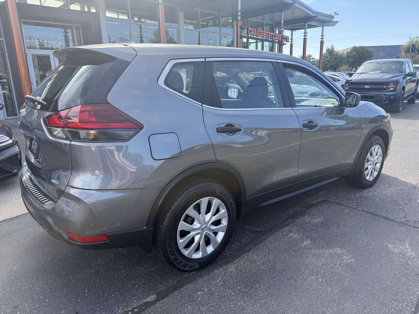 Used 2020 Nissan Rogue S AWD/4WD image 2