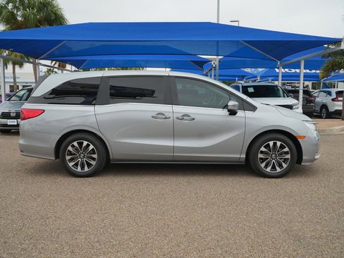 Used 2023 Honda Odyssey EX-L image 4