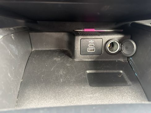 Used 2025 Ford Escape ST-Line image 11