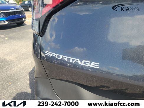 Used 2023 Kia Sportage X-Line w/ X-Line Premium Package AWD/4WD image 12
