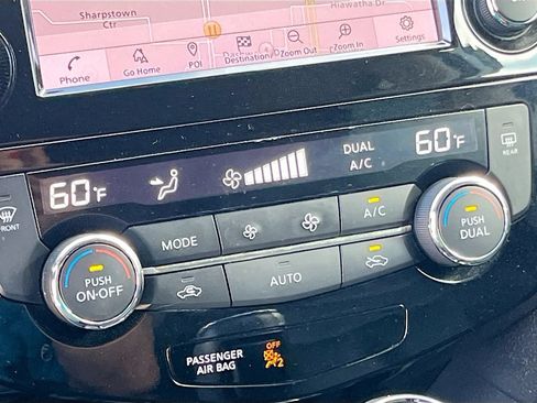 Used 2019 Nissan Rogue SL FWD image 16
