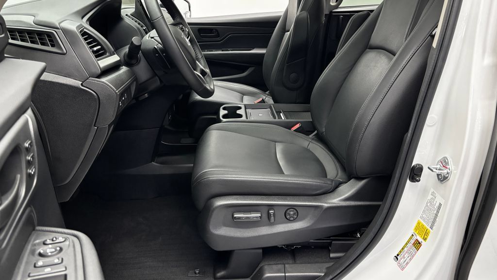 Used 2026 Honda Odyssey EX-L image 11