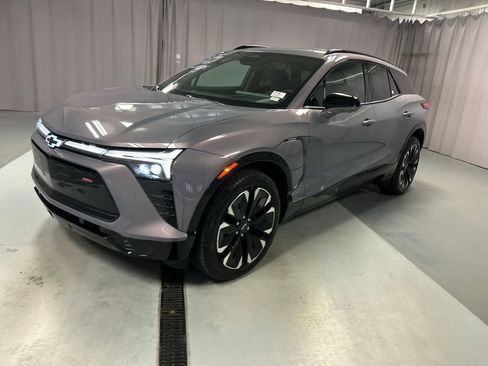 Used 2024 Chevrolet Blazer EV RS image 3