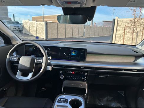 New 2026 Hyundai Ioniq 9 Limited AWD/4WD image 27