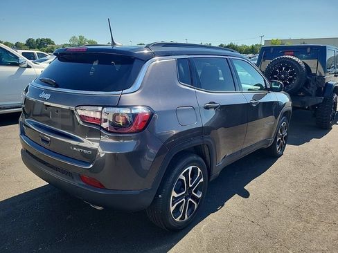 Used 2022 Jeep Compass Limited AWD/4WD image 2