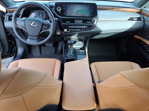 Certified 2022 Lexus ES 350 w/ Premium Package image 9