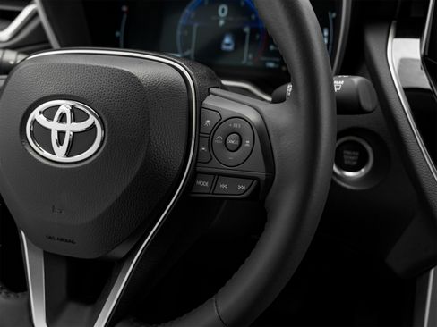 Used 2023 Toyota Corolla Cross LE w/ Moonroof Package AWD/4WD image 45