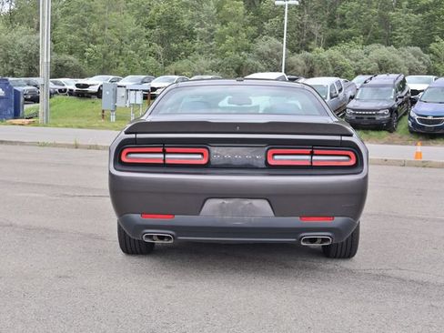 Used 2019 Dodge Challenger SXT RWD image 7