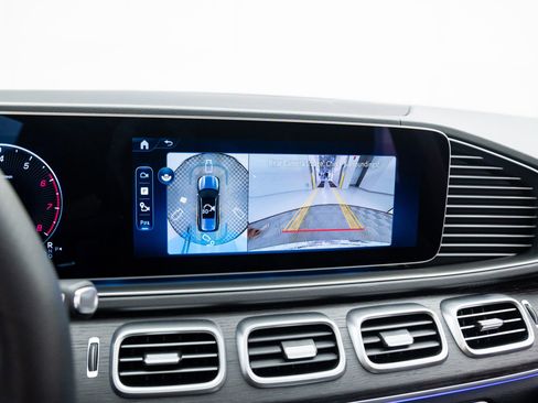 New 2026 Mercedes-Benz GLS 450 4MATIC image 31