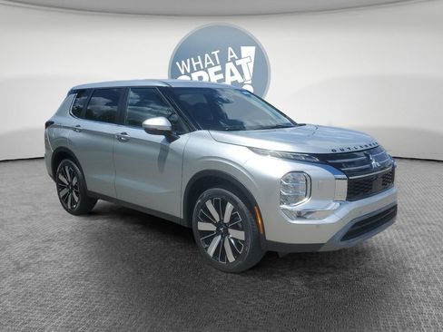 New 2026 Mitsubishi Outlander SE AWD/4WD image 1