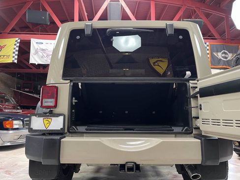 Used 2018 Jeep Wrangler Unlimited Sahara w/ Mopar Chrome Edition Group AWD/4WD image 24