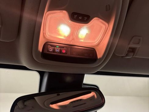 Used 2021 Buick Encore GX Essence AWD/4WD image 13