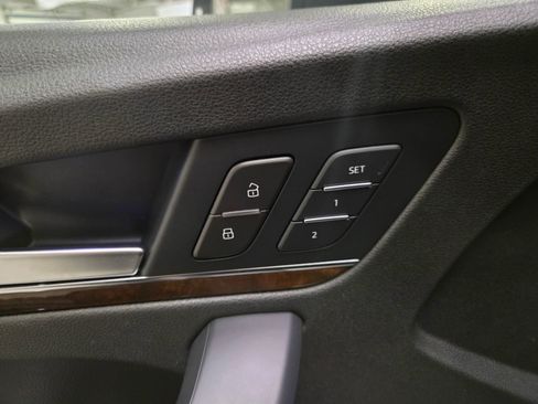 Used 2020 Audi Q5 2.0T Premium w/ Convenience Package AWD/4WD image 17