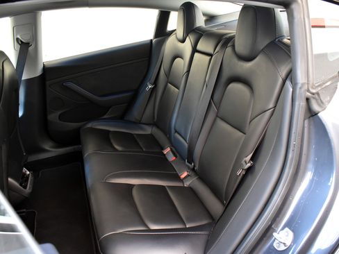 Used 2023 Tesla Model 3 Standard Range image 21