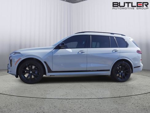 Used 2025 BMW X7 M60i image 49