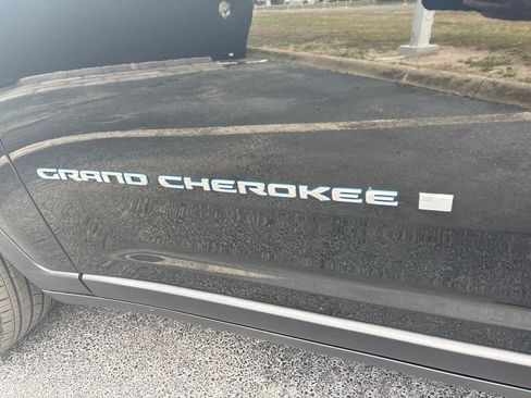 Used 2023 Jeep Grand Cherokee 4WD 4xe image 29