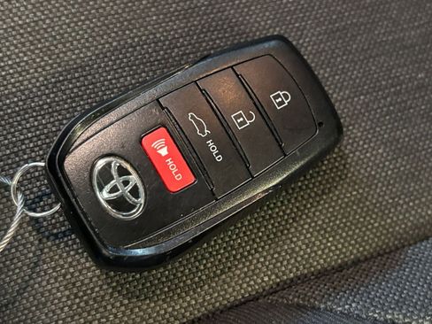 Used 2025 Toyota Camry LE image 22