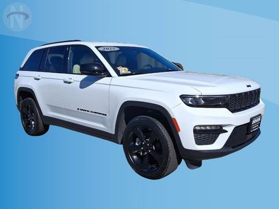 Certified 2025 Jeep Grand Cherokee Limited w/ Black Appearance Package