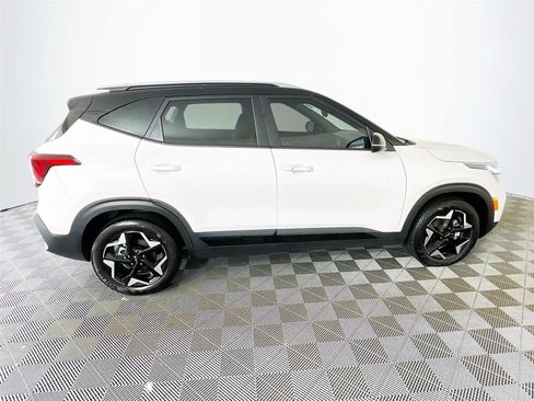 Certified 2025 Kia Seltos S FWD image 11