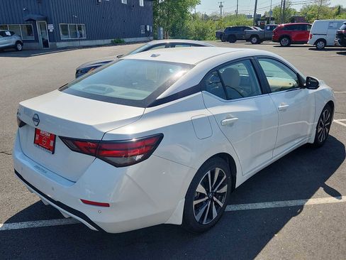 Used 2025 Nissan Sentra SV w/ SV Premium Package FWD image 4