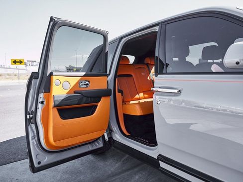 Used 2024 Rolls-Royce Cullinan Black Badge image 27