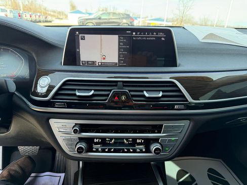 Used 2020 BMW 740i w/ Premium Package image 21