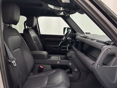 Used 2023 Land Rover Defender 110 X-Dynamic SE image 18