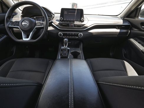 Used 2025 Nissan Altima 2.5 SV AWD/4WD image 43