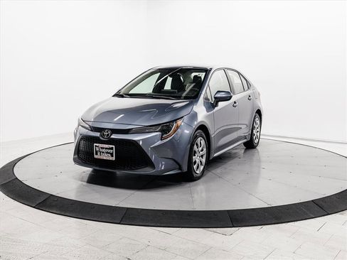 Certified 2021 Toyota Corolla LE image 3