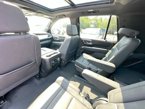 Used 2023 Chevrolet Tahoe Z71 w/ Luxury Package AWD/4WD image 4