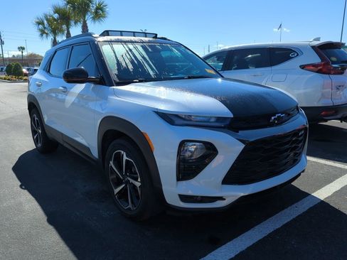 Used 2021 Chevrolet TrailBlazer RS w/ Sun and Liftgate Package image 2