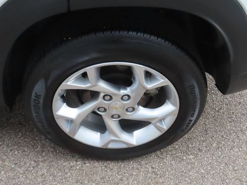 Used 2024 Chevrolet Trax LS w/ LS Convenience Package FWD image 14
