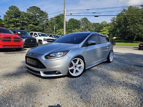 Used 2013 Ford Focus ST FWD image 1