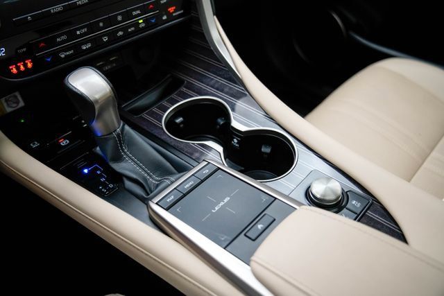 Used 2022 Lexus RX 450h AWD w/ Luxury Package image 19